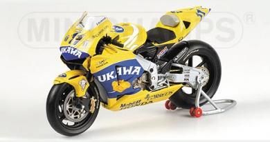 ミニチャンプス 122037111 1/12 ホンダ RC211V 宇川 徹 TEAM CAMEL