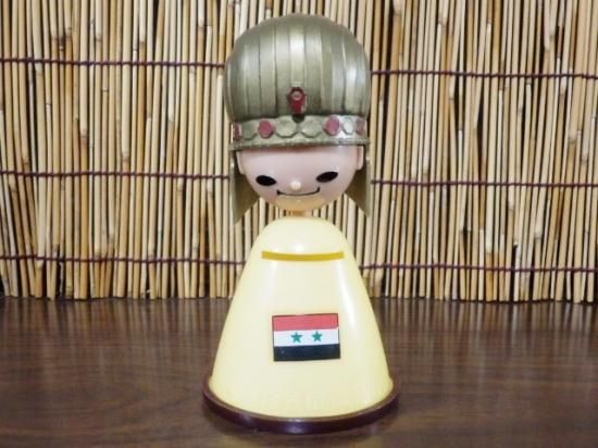 住友信託銀行 世界風俗人形貯金箱（シリア） - 「宝の森」昭和レトロ