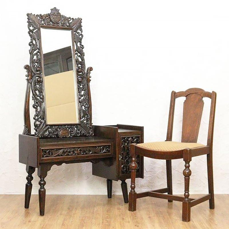 レトロな彫刻入りナラドレッサー｜幅85.5奥行35.5高さ148｜収納力抜群