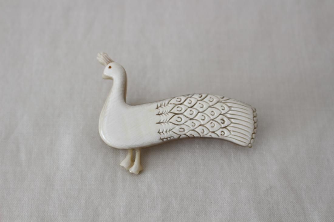 俊兼 孔雀と牡丹のブローチ 俊兼 孔雀と牡丹のブローチ