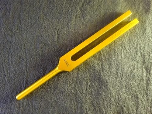 444Hzチューナー2本＆音叉箱セット」 - マドモアゼル・愛公式ショップ