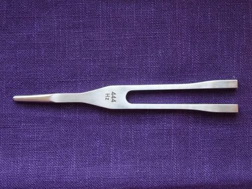 444Hzステンレスチューナー 「ザ・ヘルス」 - マドモアゼル・愛公式