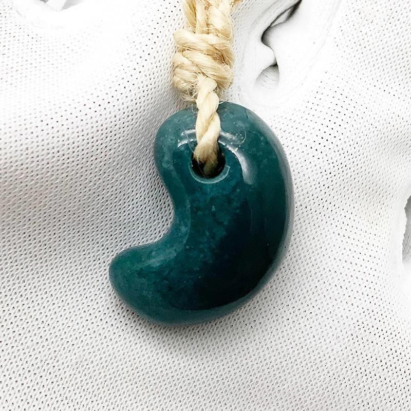 出雲石/碧玉 勾玉 巴型(小) 大麻紐ペンダント 】 | めのうの店川島