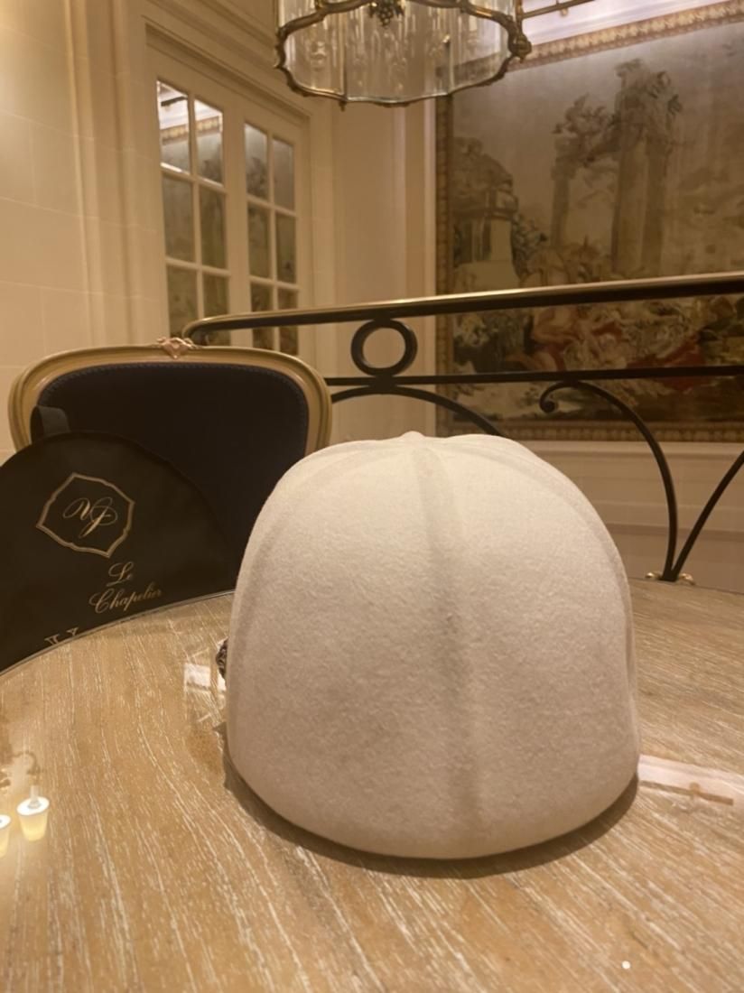 vaqutauxオリジナルジョッキーハット【HONEYハニー】クリーム