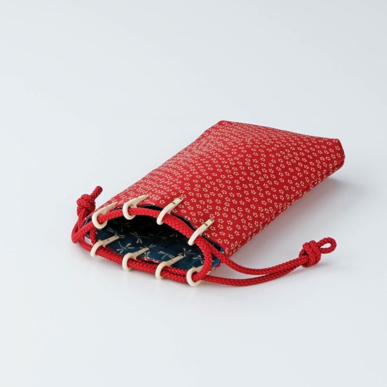 合切袋(小)マチ付［赤地×白漆×小桜］：印傳屋公式オンラインショップ