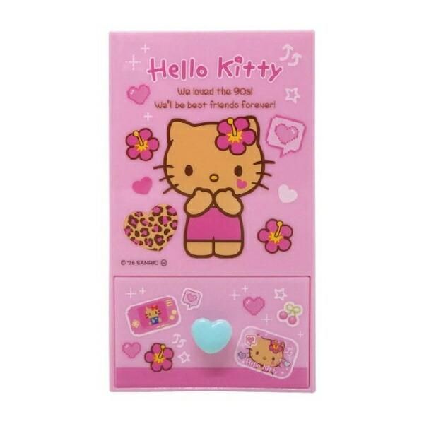 平成レトロ感がたまらない。ハローキティの小物入れで収納もイマドキ