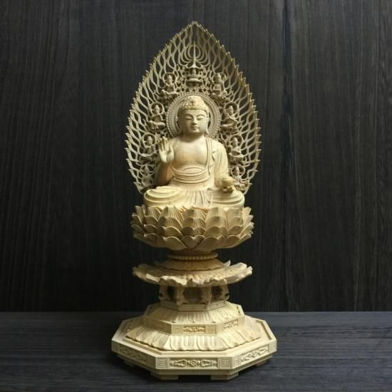 薬師如来】 柘植 飛天光背八角台 坐2.5寸 総高26cm