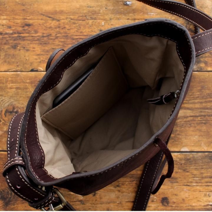 本牛革斜め掛けレザーショルダーバッグ hana ダークブラウン | アジア