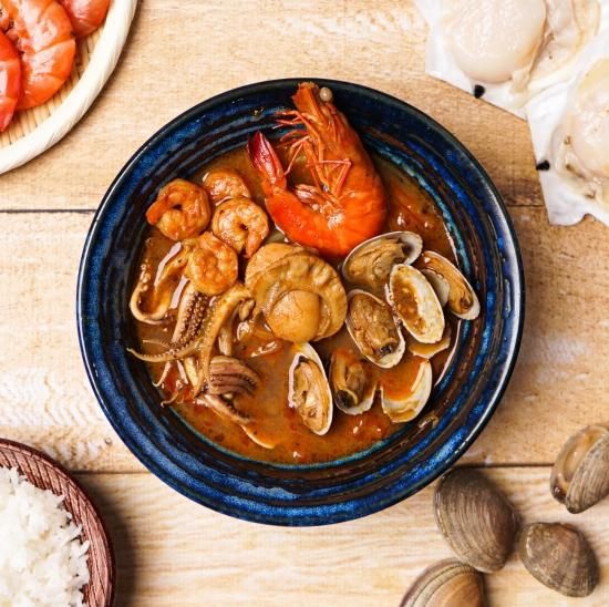 北海道の恵み！竜宮の賄い海鮮スープカレー【500g×2個/2~4人前入り