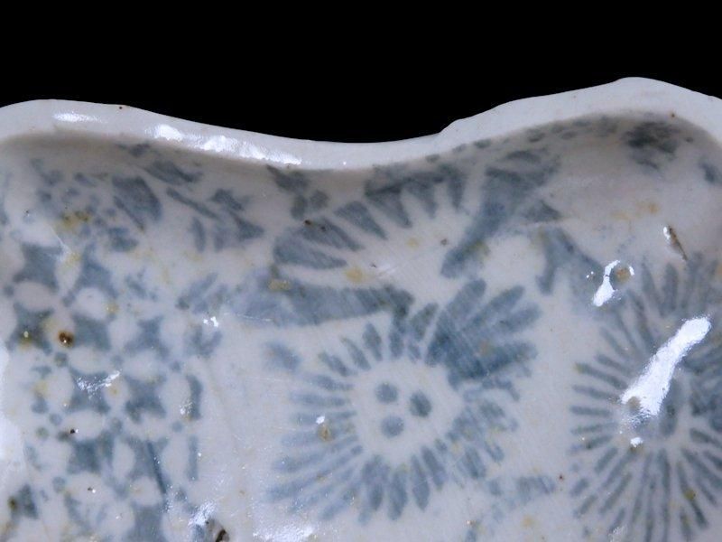 古伊万里 染付 型刷印判 松葉に幾何学文様図 糸巻形変形皿 江戸期