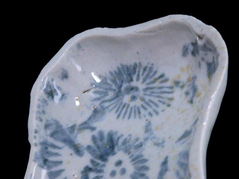 古伊万里 染付 型刷印判 松葉に幾何学文様図 糸巻形変形皿 江戸期