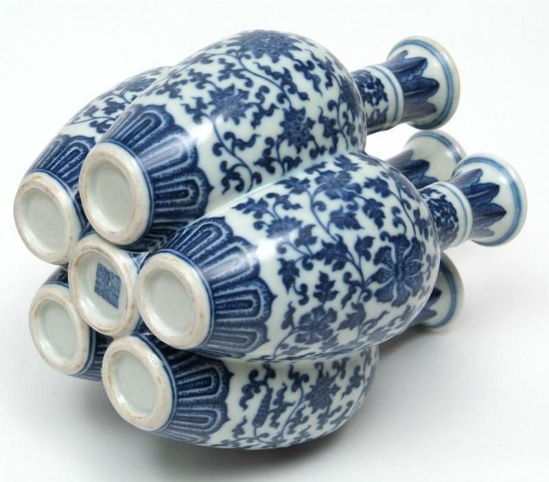 景徳鎮 青花纏枝花卉紋六連瓶 【一品物】 - 書道用具専門店 西本皆文堂