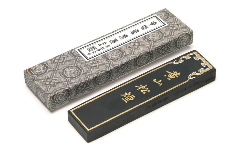 黄山松煙 1両(1/16型) 徽歙曹素功 - 書道用具専門店 西本皆文堂