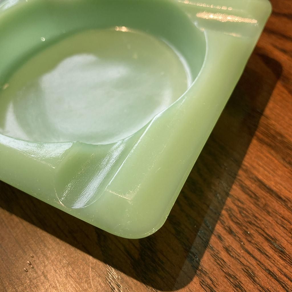 ジェダイ アッシュトレイ（灰皿） 1946～1951年製造 Fire-king