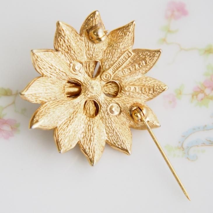 Boucher ブーシェ ゴールドトーン パール ダリア ブローチ