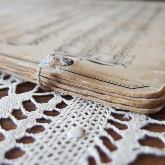 フランスアンティーク｜台紙付き 古い楽譜4枚綴りセット