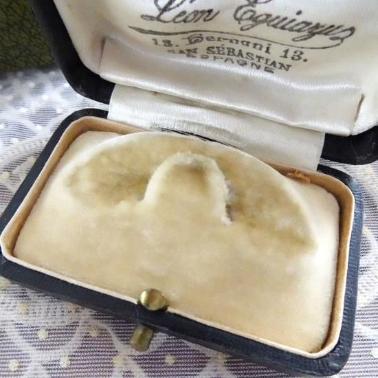 アンティーク ジュエリーボックス | フランス 宝石店のジュエリー