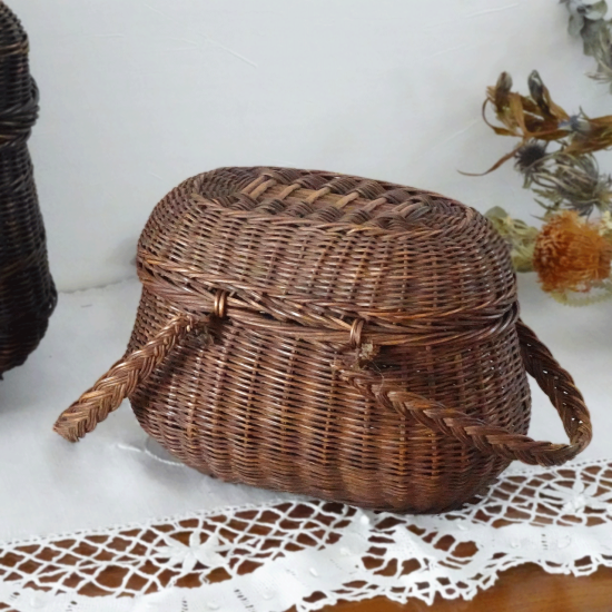 アンティークバスケット | フランス 19世紀 小さなパニエ 蓋付き 籐の
