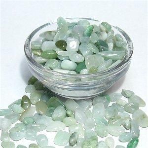 天然翡翠原石（高品質緑色）黒檀木台座付き