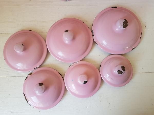 ホーローピンクキャニスター - アンティークモール＆蚤の市情報サイト