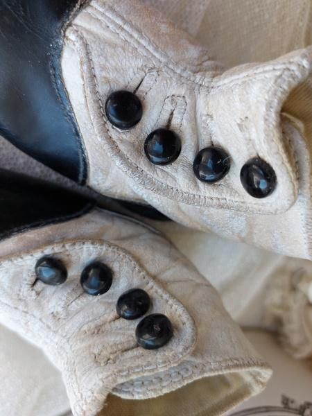 フランス製ヴィクトリアンベビーシューズ