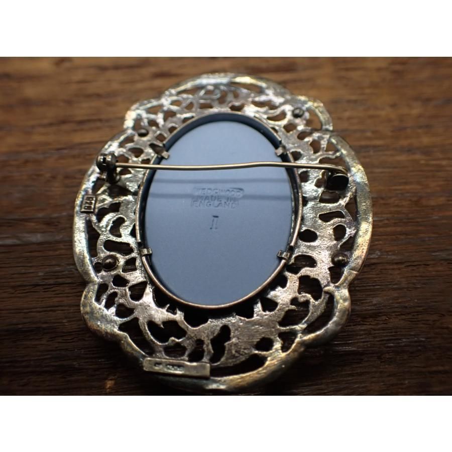 英国製ヴィンテージ女神シルバーブローチ