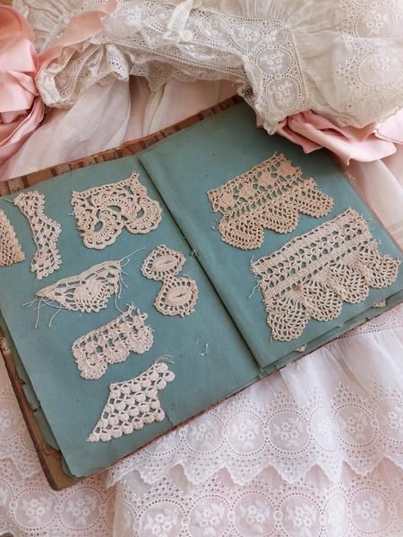 フランス製アンティークレースサンプラー