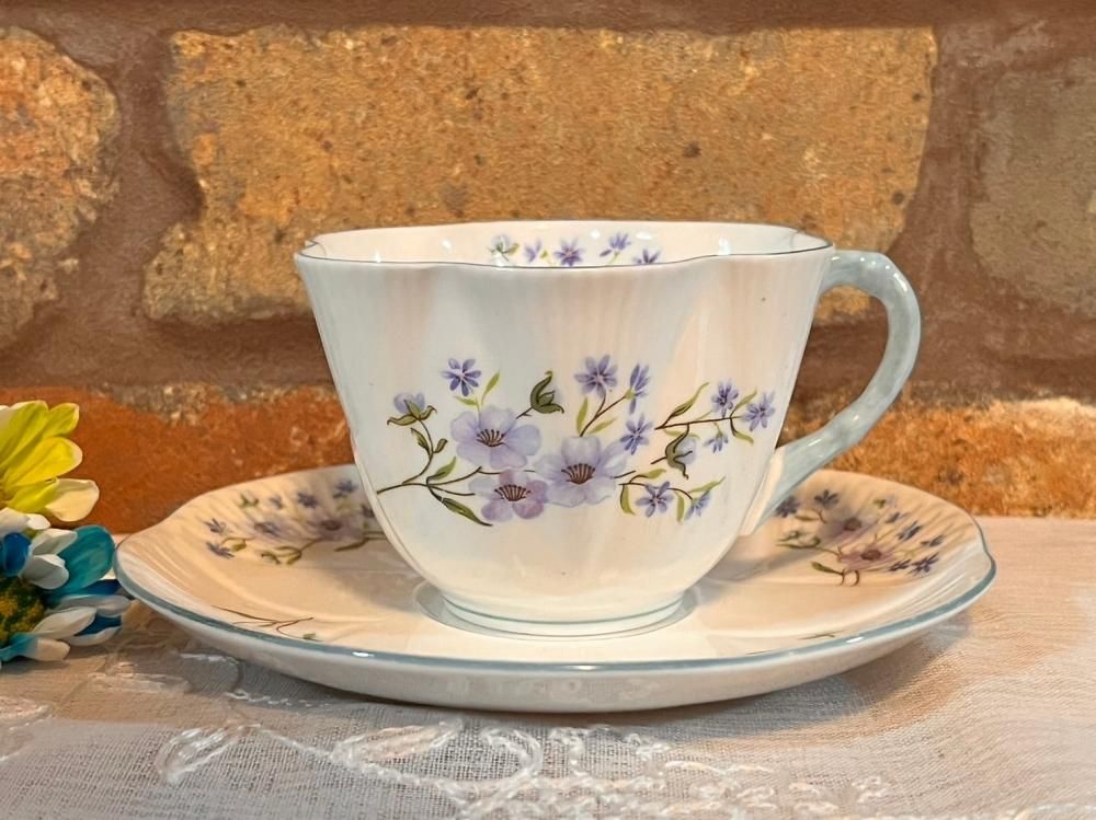 英国製アンティーク水色ティーカップ&ソーサー1940年代