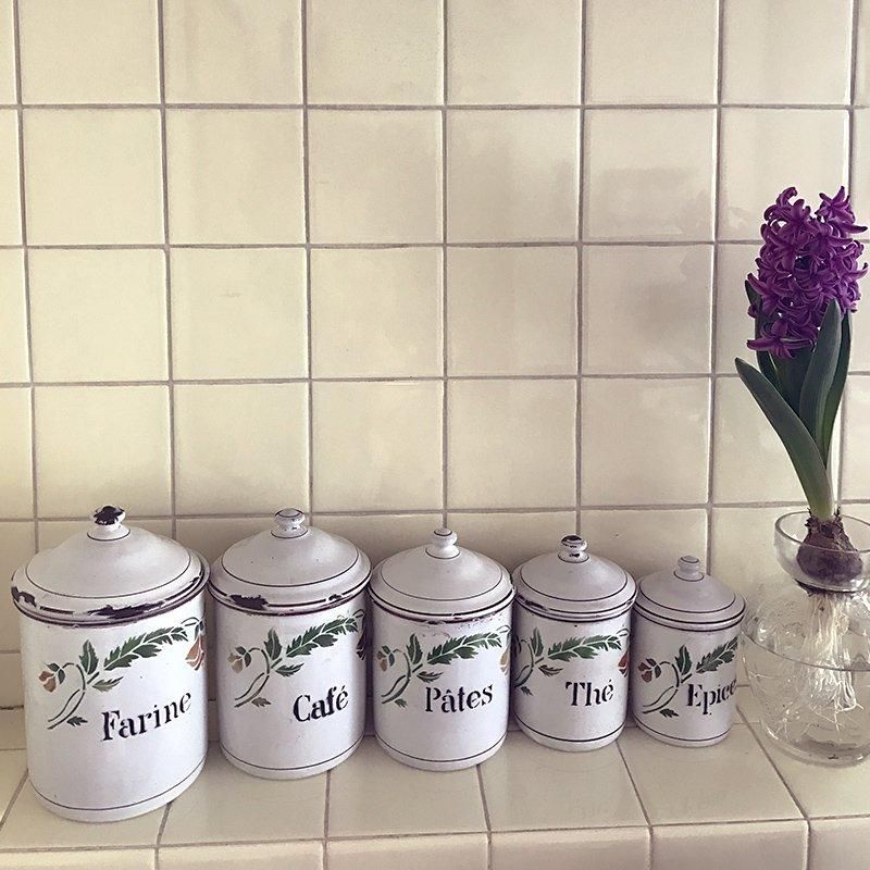 アンティーク風ホーローキャニスターセット 清潔感ある白色