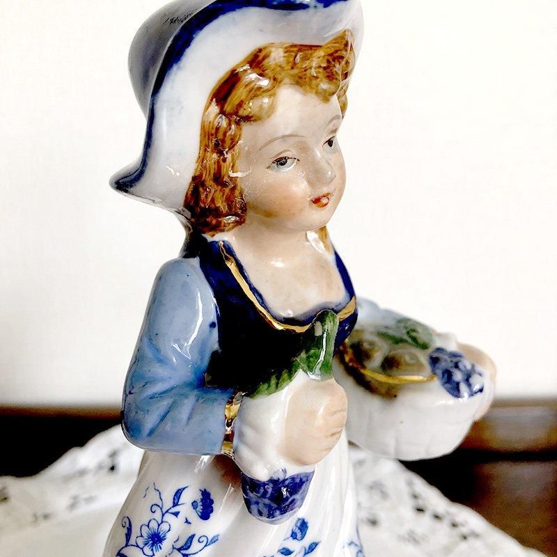 イタリア製陶器人形 野菜売りの女の子の魅力