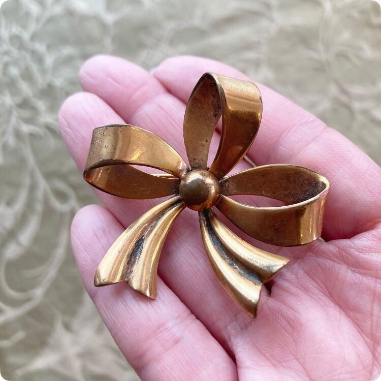 フランス直輸入 ヴィンテージ リボンモチーフ ブローチ