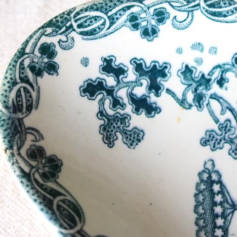 フランス製1900年初頭の素朴なひし形プレート