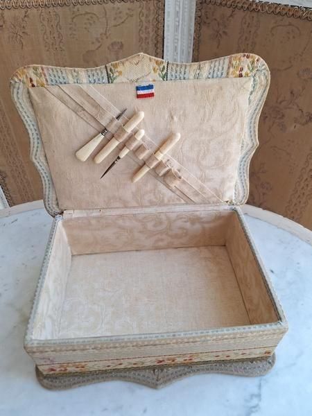 ツール付アンティークカルトナージュボックス - アンティークモール