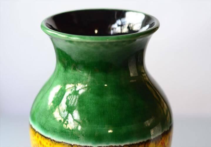 ドイツ製ヴィンテージ花瓶 艶やかなグリーンの魅力