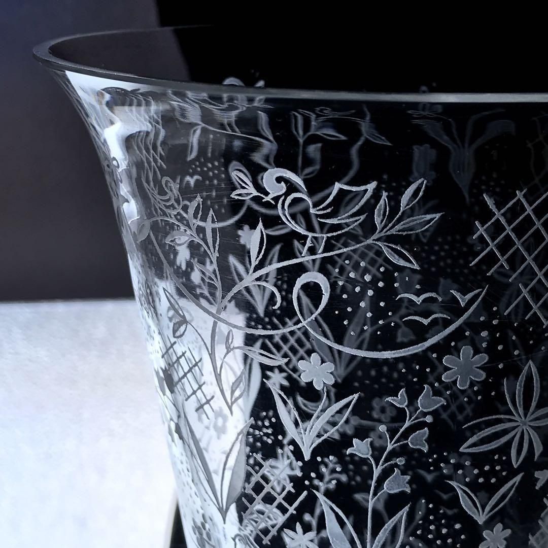 アンティークバカラ製色とりどり花鳥模様クリスタル花瓶