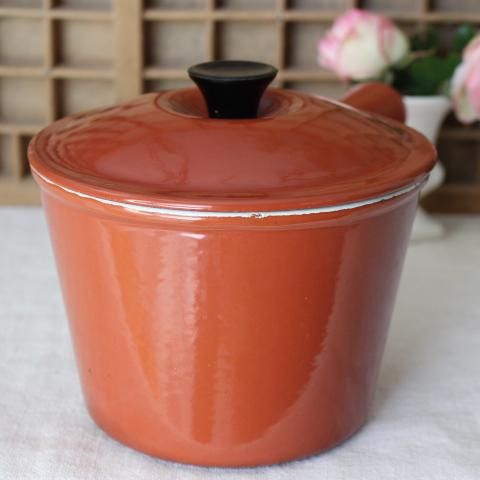 フランス製ヴィンテージの素朴なルクルーゼウィンザーポット