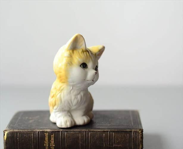 ドイツ製アンティーク陶磁器猫フィギュア 洗練の空気感