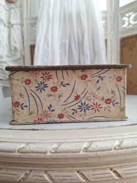 花柄カルトナージュボックス - アンティークモール＆蚤の市情報サイト