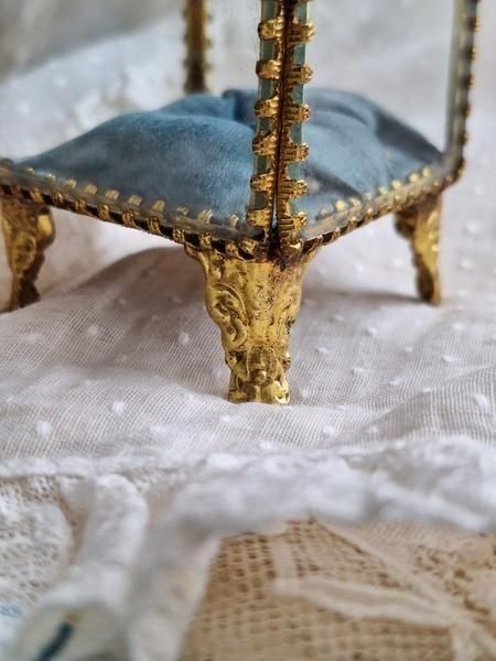 クッション付ガラスジュエリーケース - アンティークモール＆蚤の市