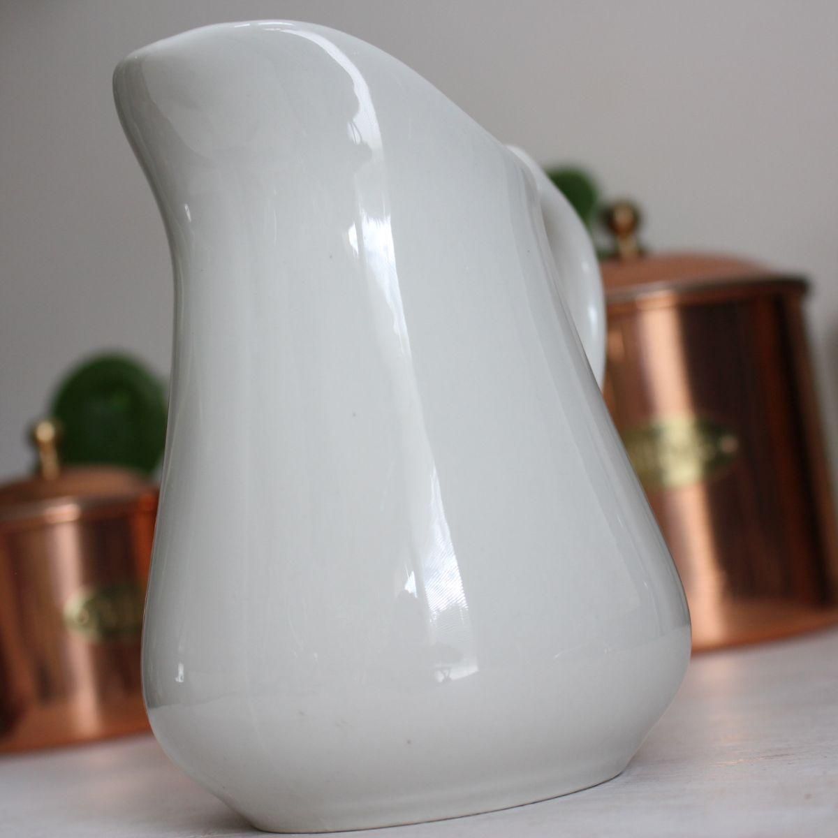 フランスブロカント サルグミンヌ白いピッチャーの魅力アンティーク