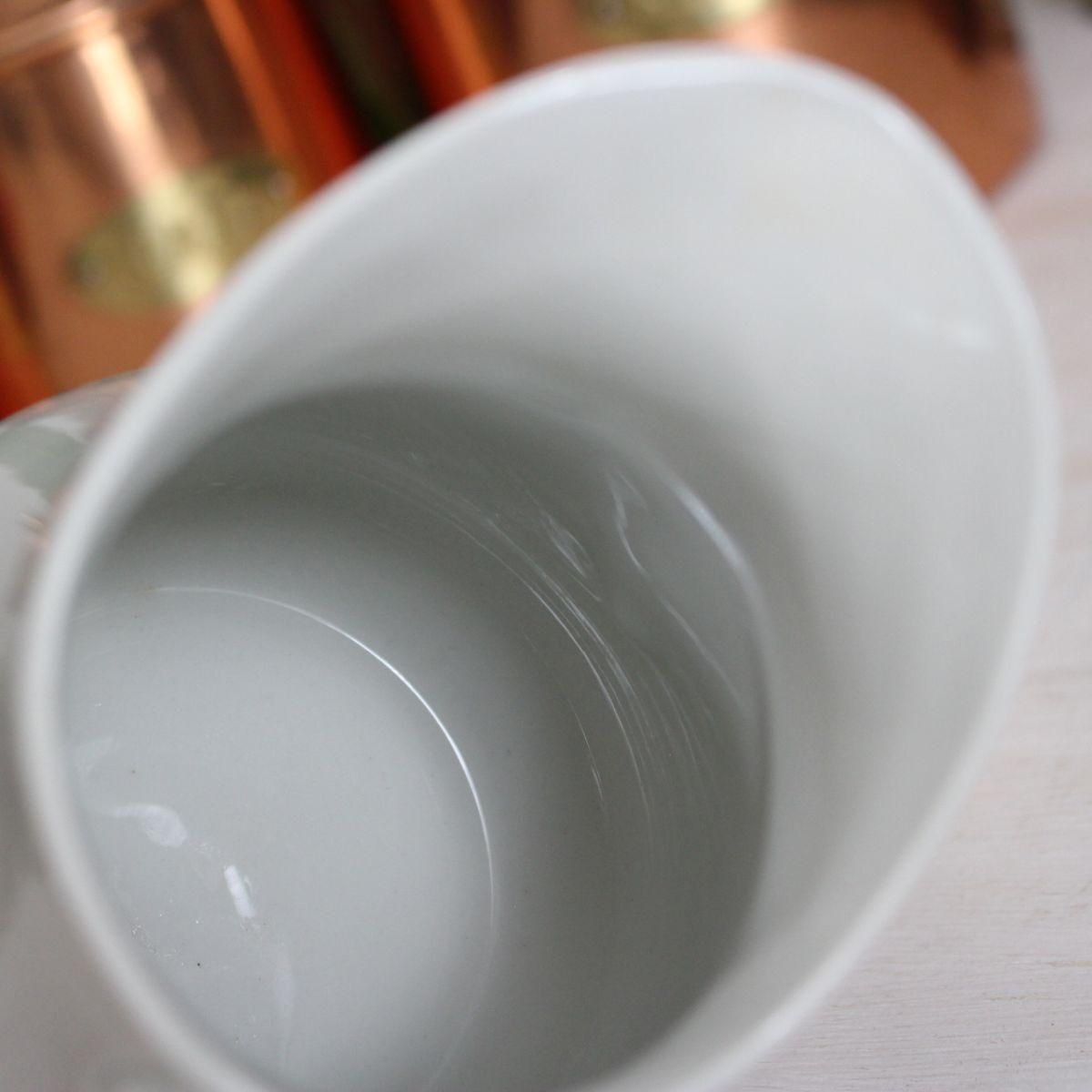 フランスブロカント サルグミンヌ白いピッチャーの魅力アンティーク