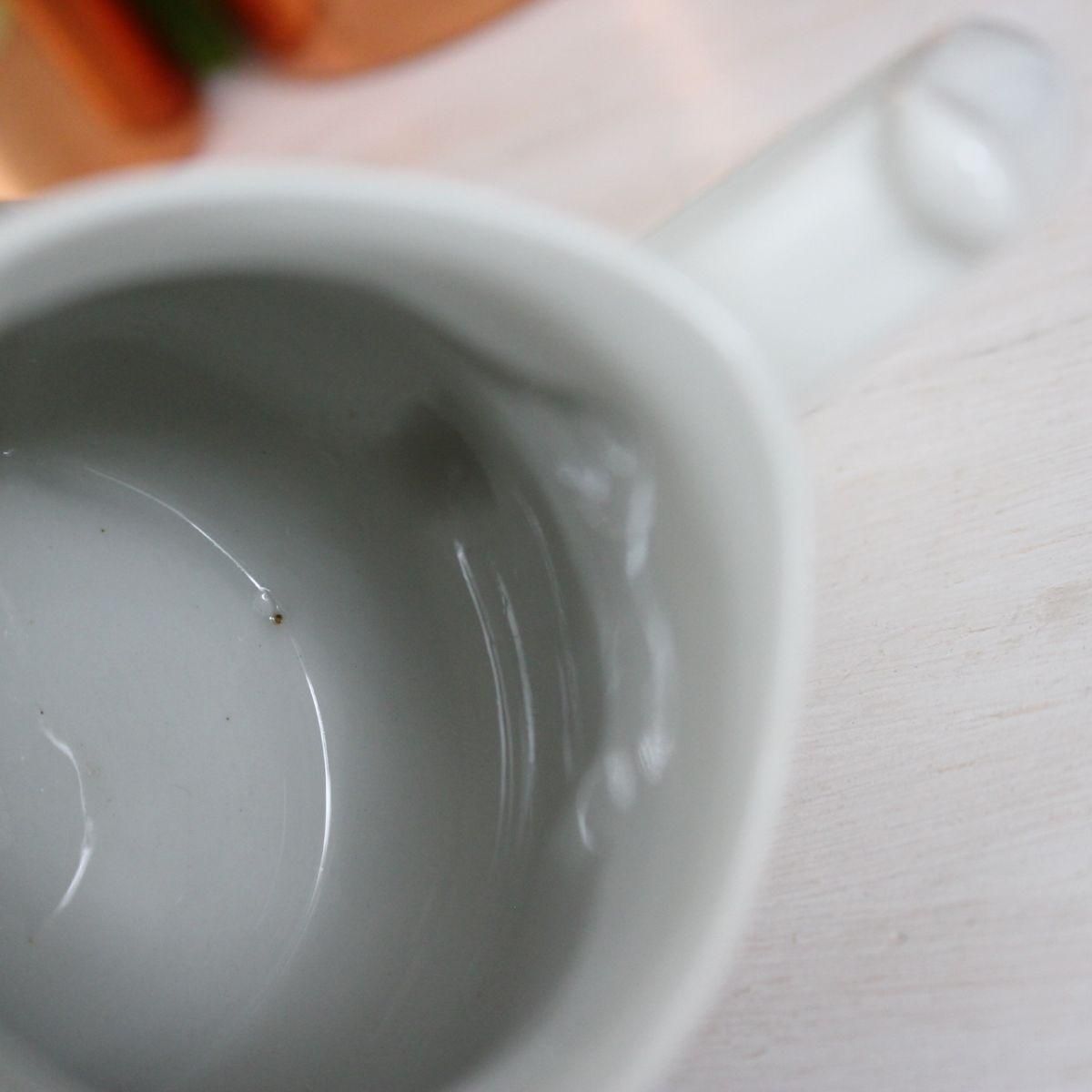 フランスブロカント サルグミンヌ白いピッチャーの魅力アンティーク