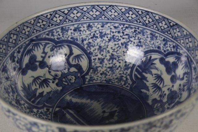 江戸中期 伊万里染付花唐草大鉢（直径30.8cm）