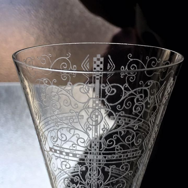 アンティークバカラの繊細なアラベスクワイングラス1930年代