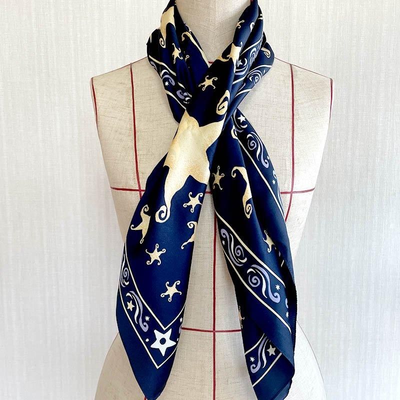 星型黄色モチーフネイビースカーフ