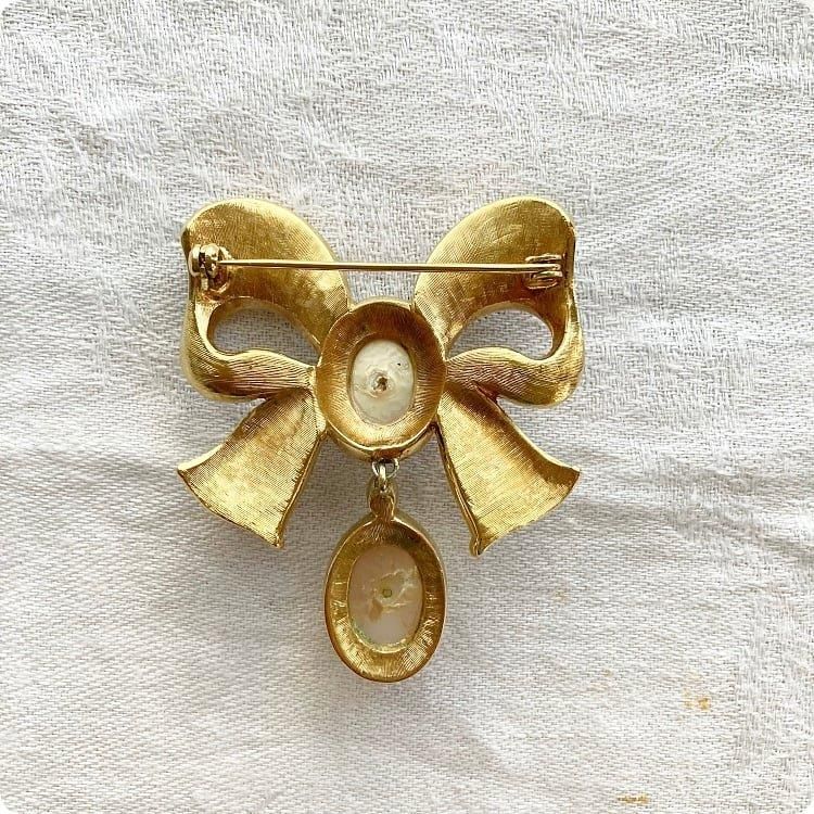 フランス製リボンモチーフのヴィンテージブローチ