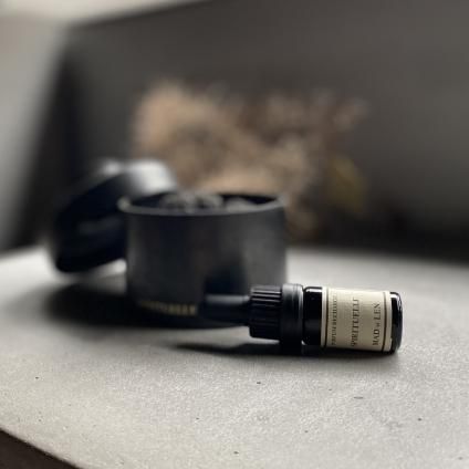 MAD et LEN Recharger BLACK UDDU 30ml（マドエレン リチャージオイル