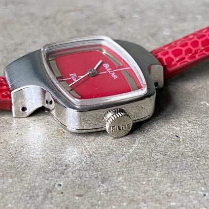 DIOR by BULOVA（ディオール バイ ブローバ）希少レッド文字盤 TV