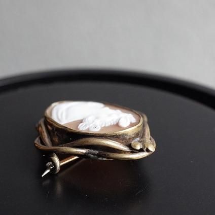 ヴィンテージ カメオ シェル ゴールドメタル ブローチ（Vintage Cameo