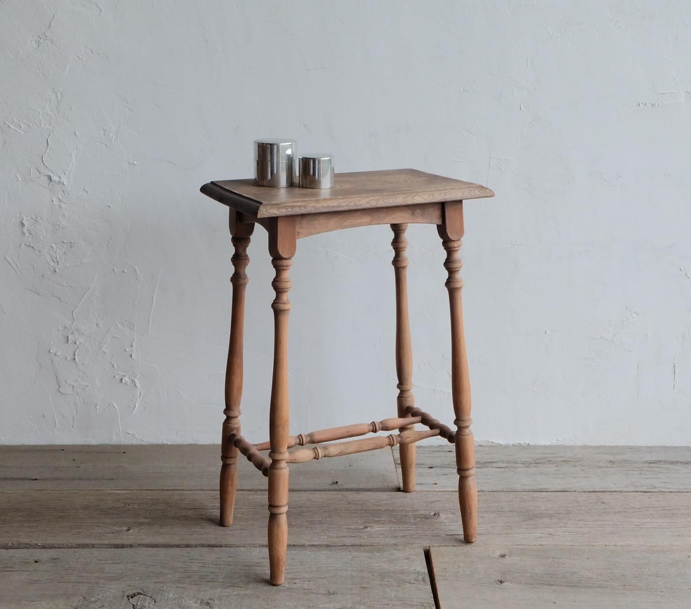 アンティークのろくろ脚のシンプルな花台の通販 | ライフスタイル